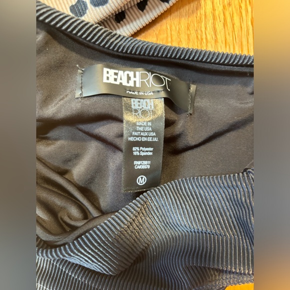 Beach Riot EUC black taupe ribbed wrap one piece M - Picture 5 of 8